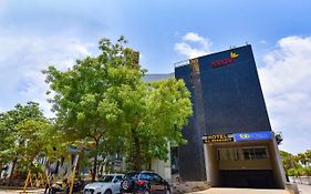 Fabhotel Gl Residency - Satellite